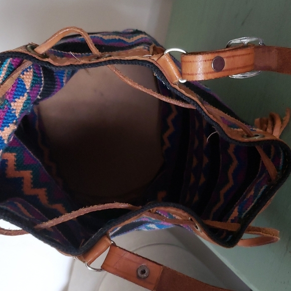 Vintage Tooled Leather Woven Tapestry Bucket Drawstring Crossbody Bag - Picture 8 of 8